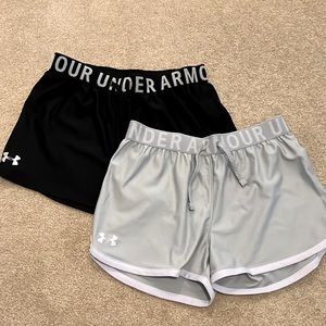 Under Armour Girls Youth Large Athletic Shorts set of 2.